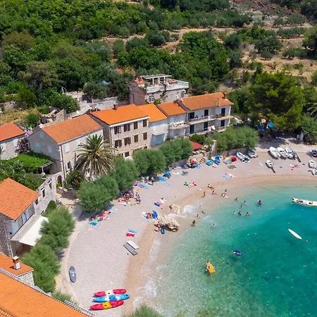 아파트 Lovely In Osobljava With Wifi Osobjava