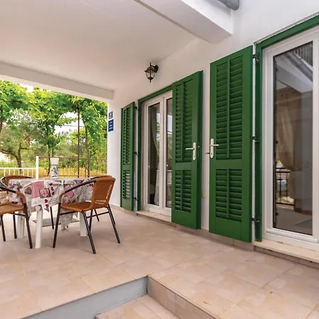 Lovely In Osobljava With Wifi 아파트