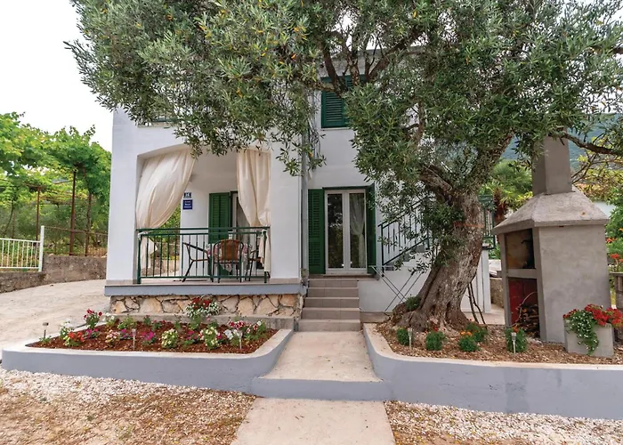 Lovely In Osobljava With Wifi Appartement Osobjava